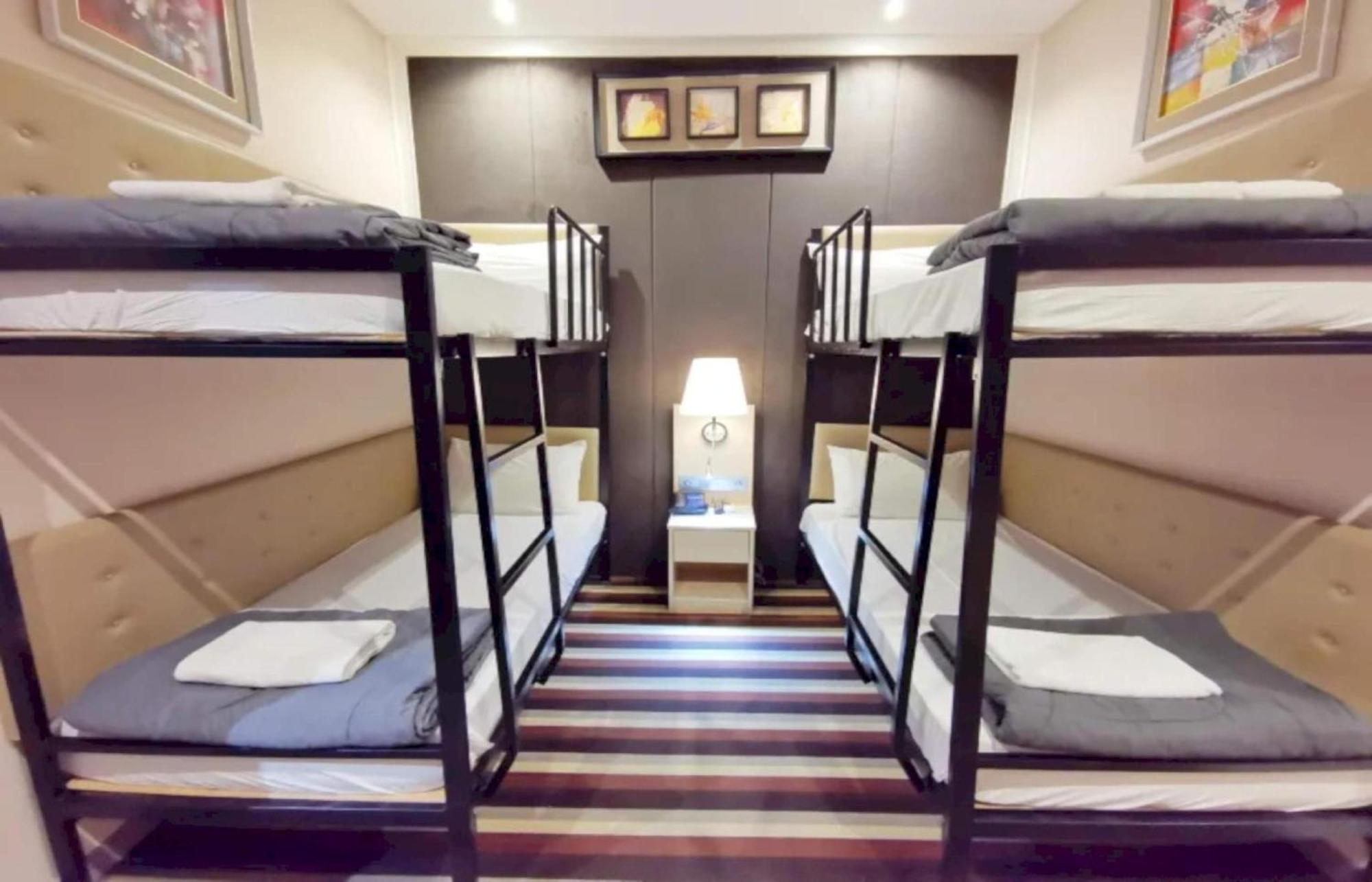 Capital O 75451 Podstel Hostel Bangkok Bagian luar foto