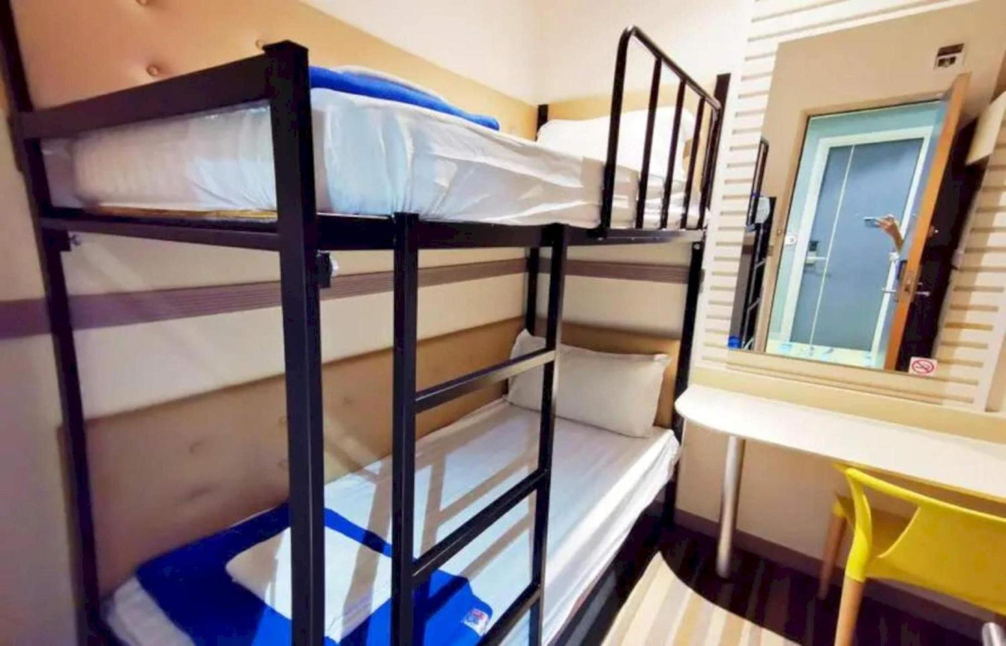 Capital O 75451 Podstel Hostel Bangkok Bagian luar foto