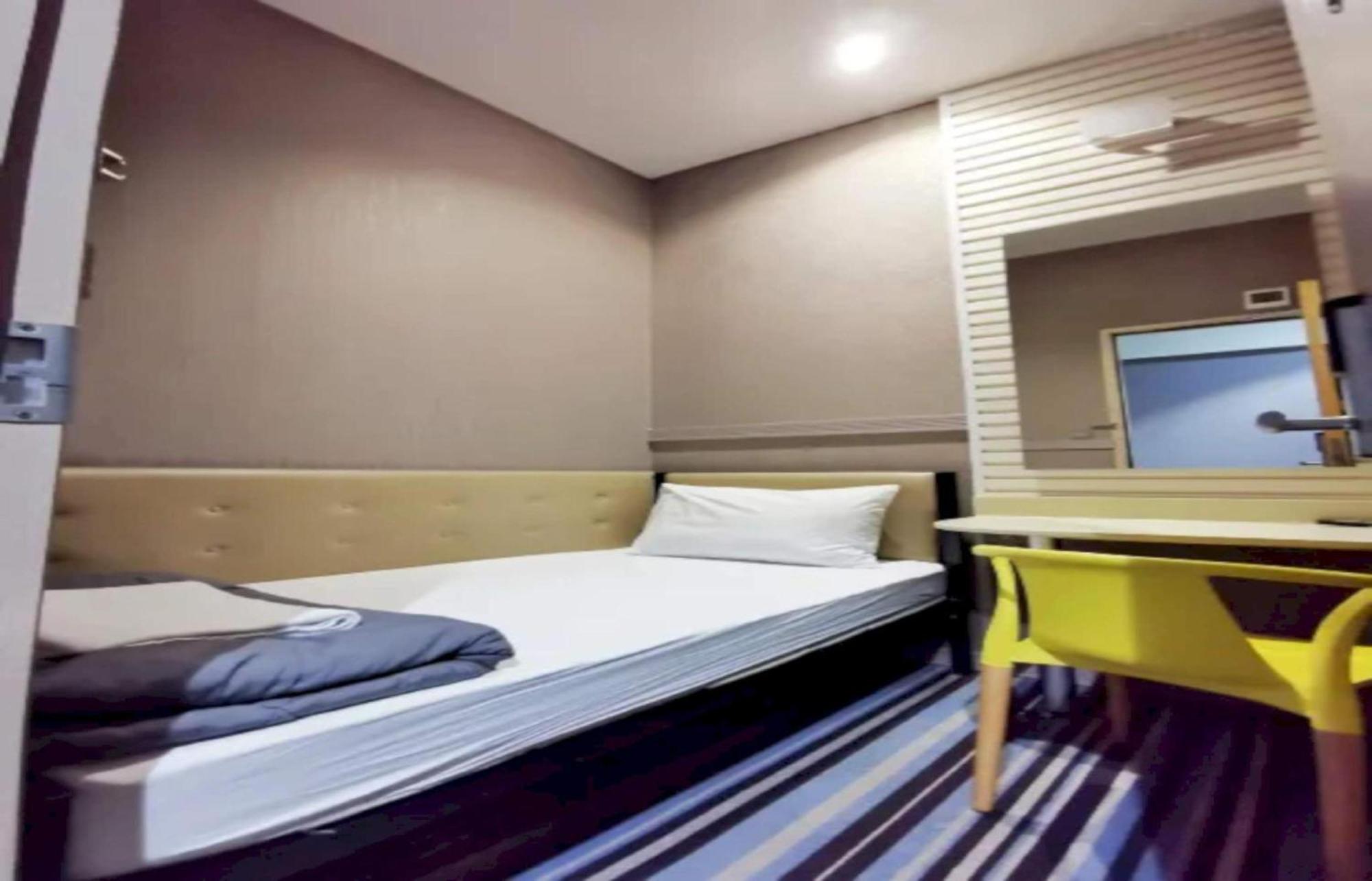 Capital O 75451 Podstel Hostel Bangkok Bagian luar foto